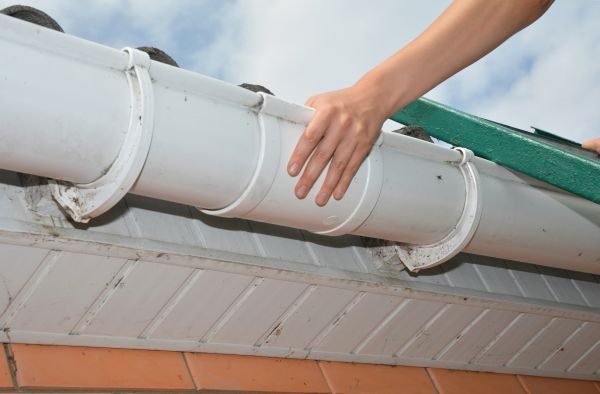 Gutter Reattachment in Athens
